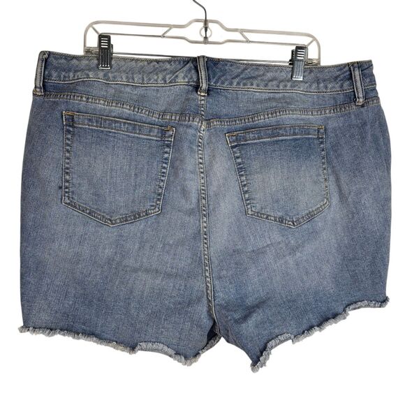 Torrid Cut Off Raw Hem Shorts Sz 22 Button Fly Light Wash High Rise Blue - Picture 2 of 6